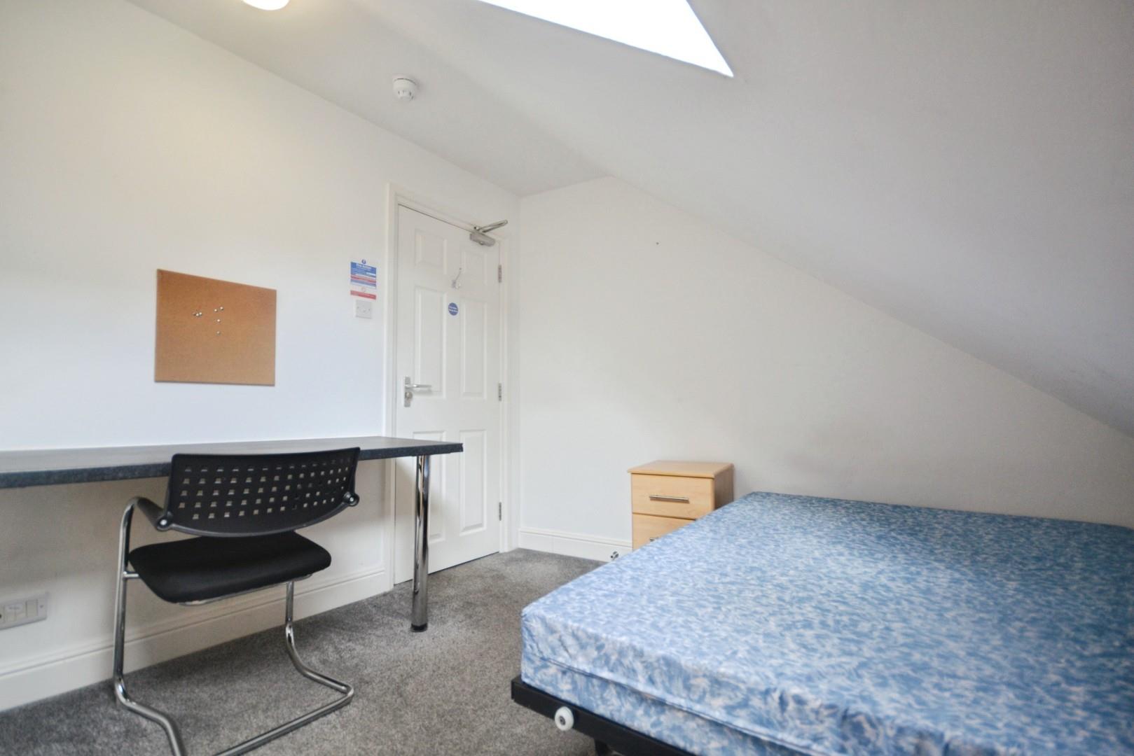 Flat Granby Gardens in Reading