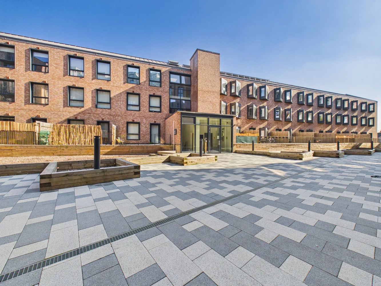 Flat Leigh Street in High Wycombe