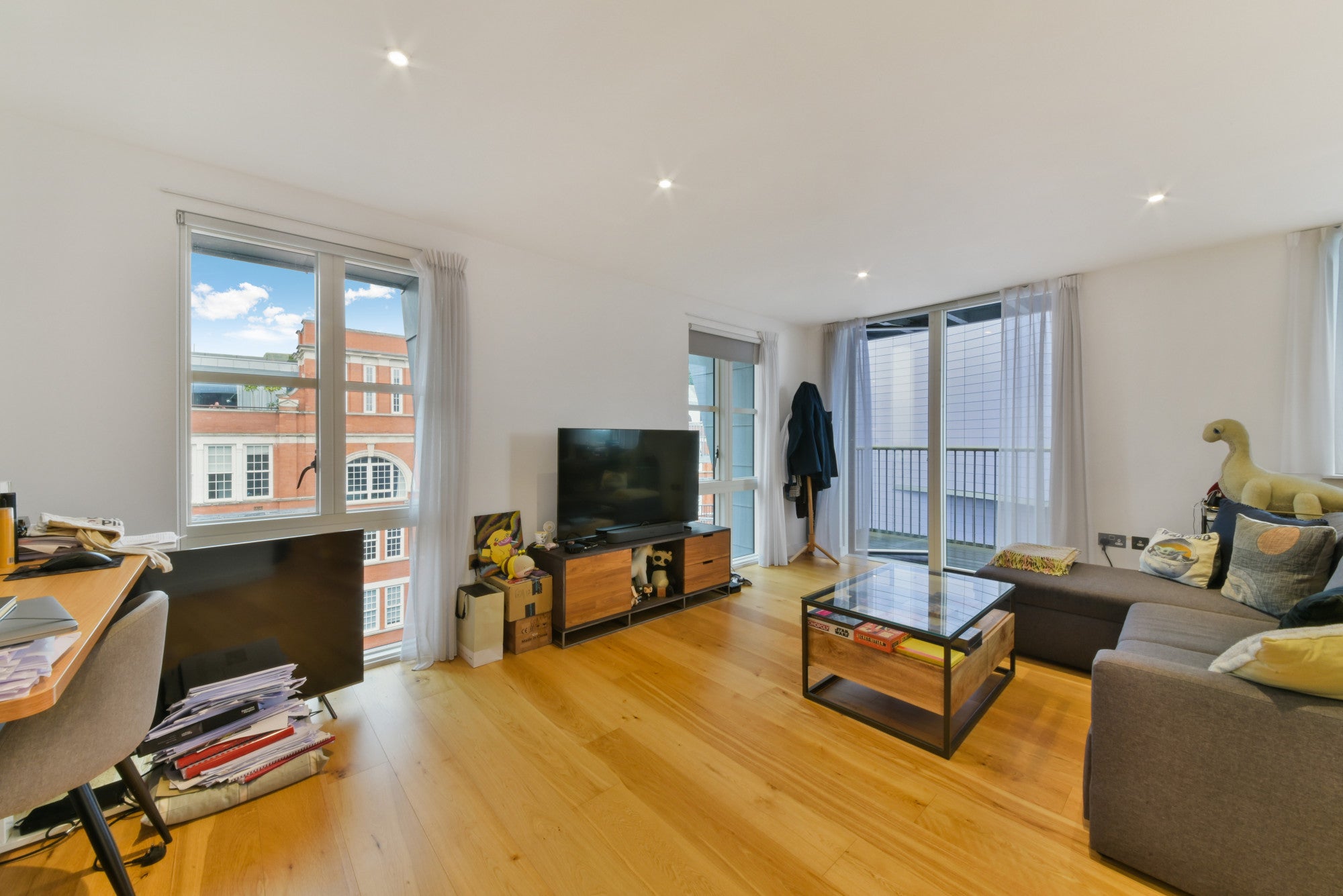 Flat Essex Road in Greater London