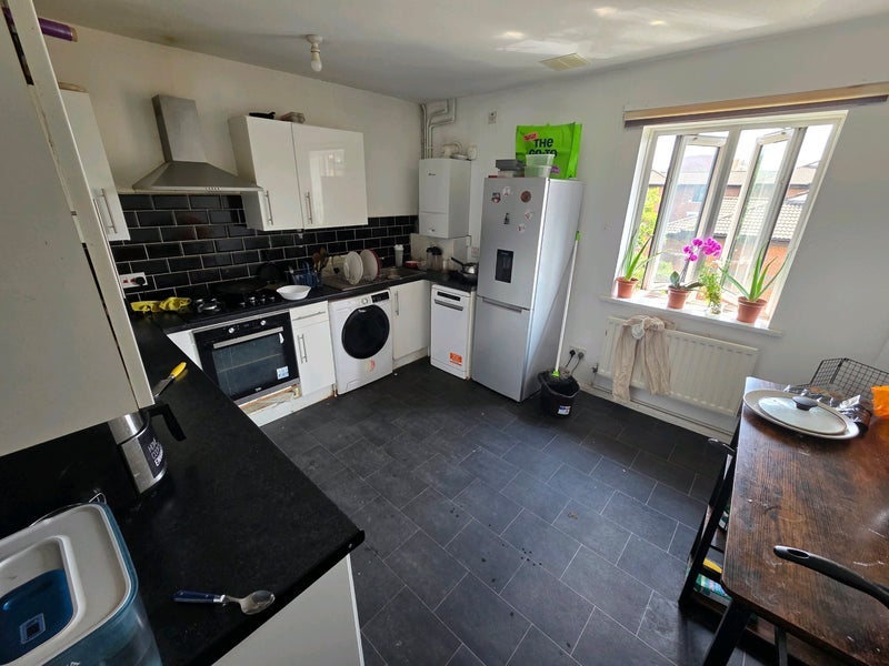 Room Rotherhithe New Road in Greater London