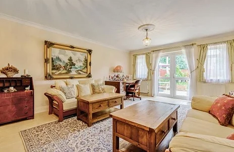 House Worthington Road in Greater London