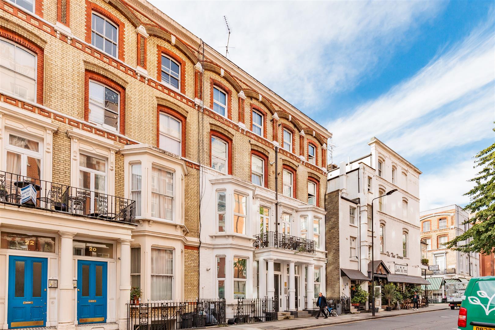 Flat Wrights Lane in Greater London