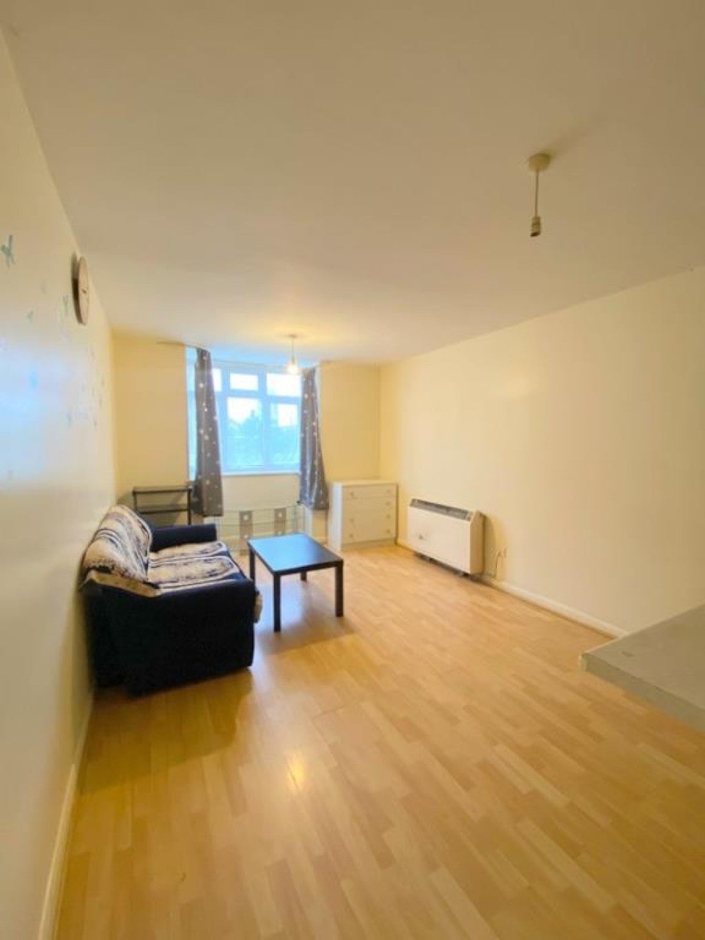 Flat Hindes Road in Greater London