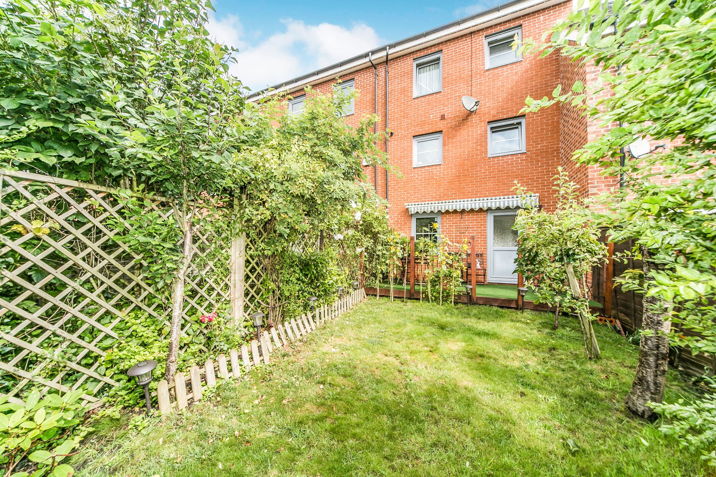 House Curzon Street in Reading