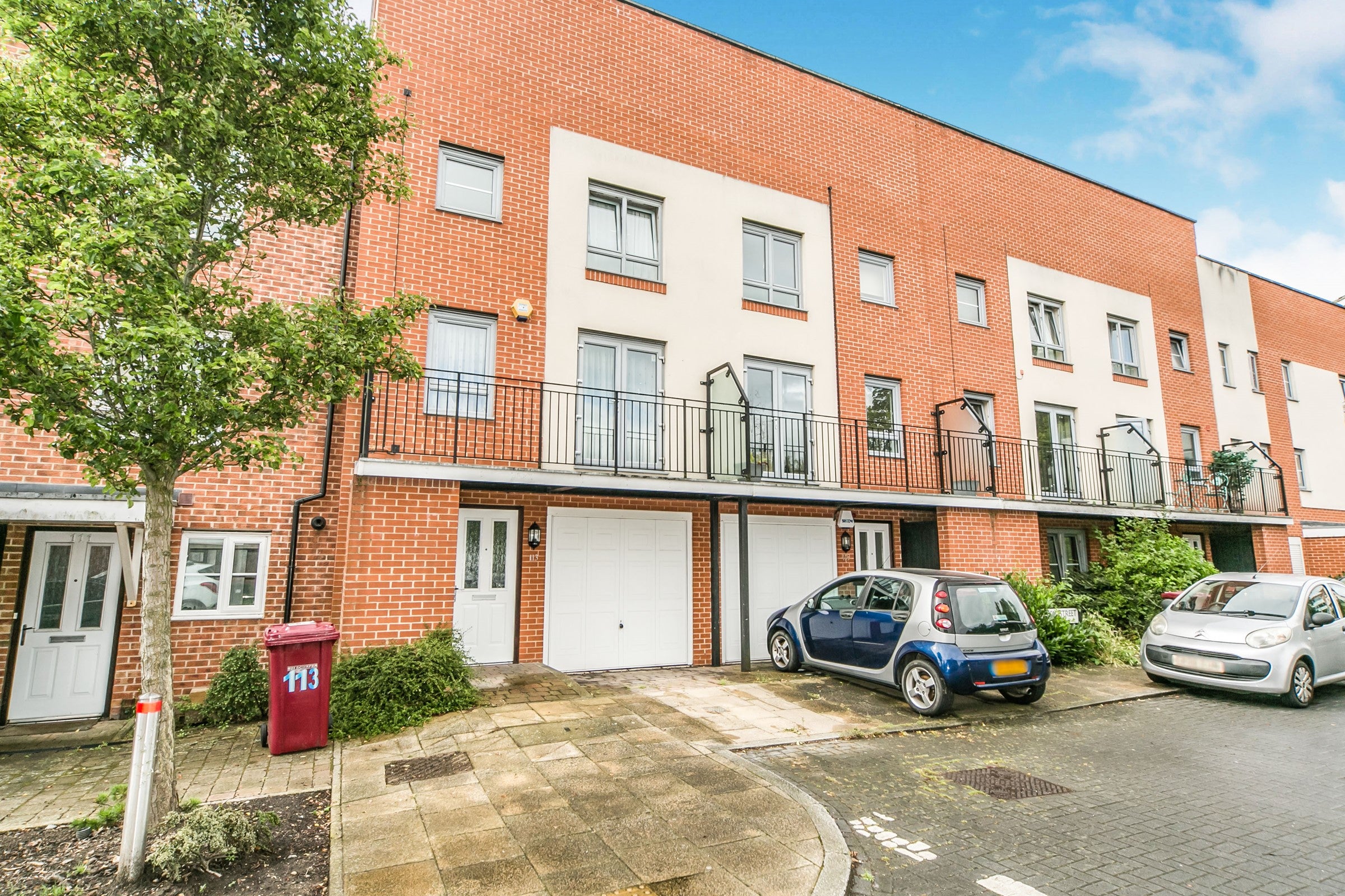 House Curzon Street in Reading