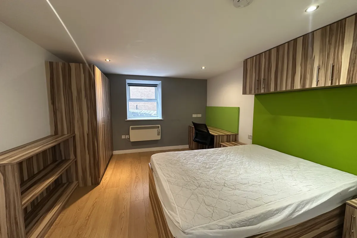 Flat Venn Street in Kirklees