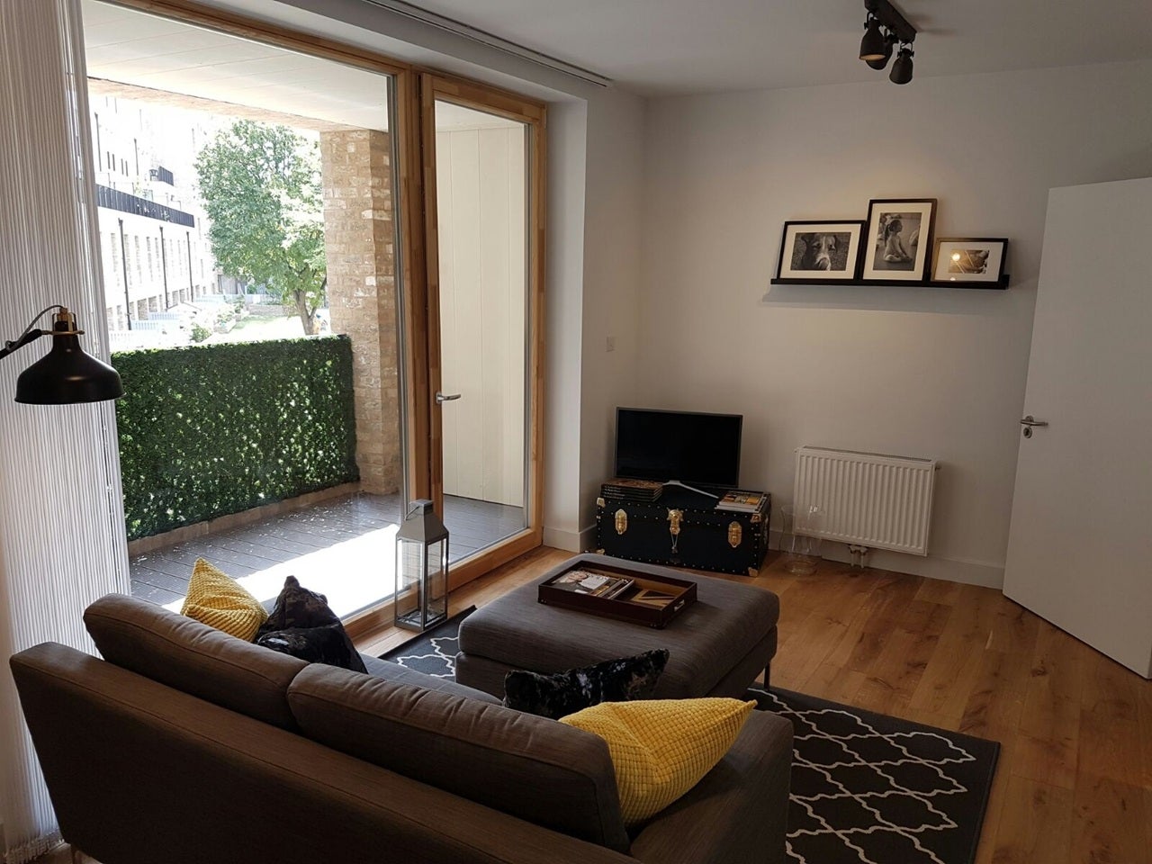 Flat Shalfleet Drive in Greater London