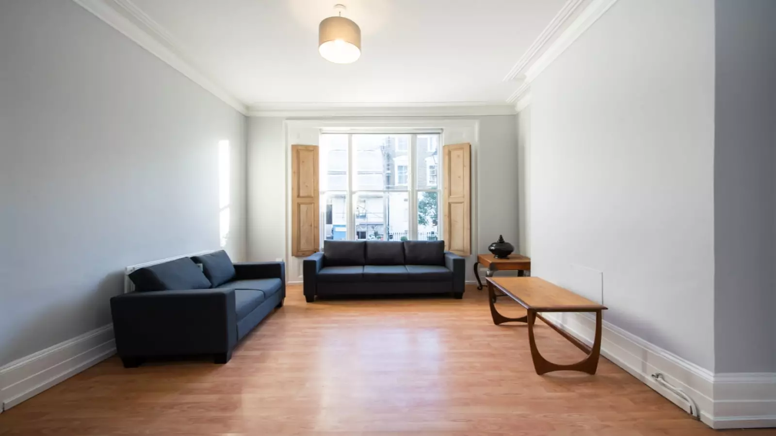 Flat Burnley Road in Greater London
