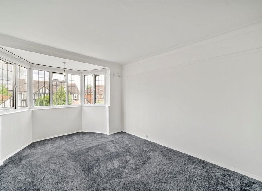 House Cypress Avenue in Greater London