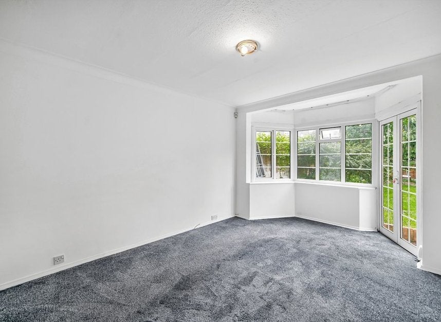 House Cypress Avenue in Greater London