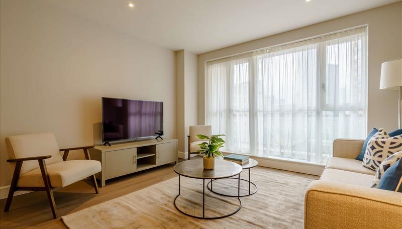 Flat Westferry Circus in Greater London