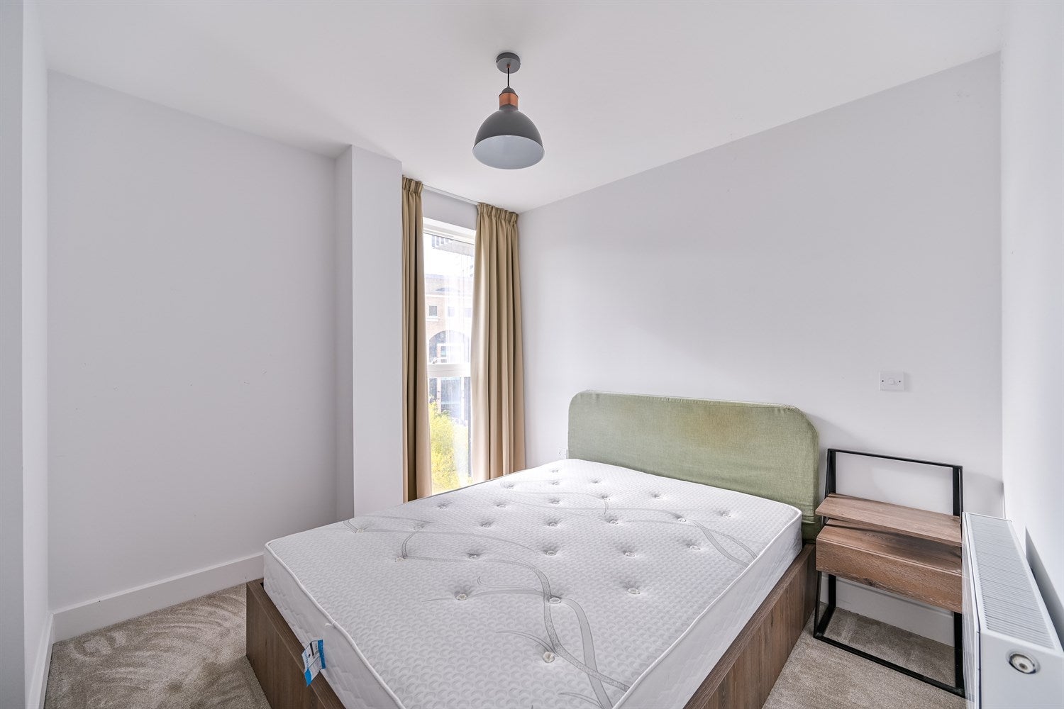Flat Joseph Huntley Walk in Reading