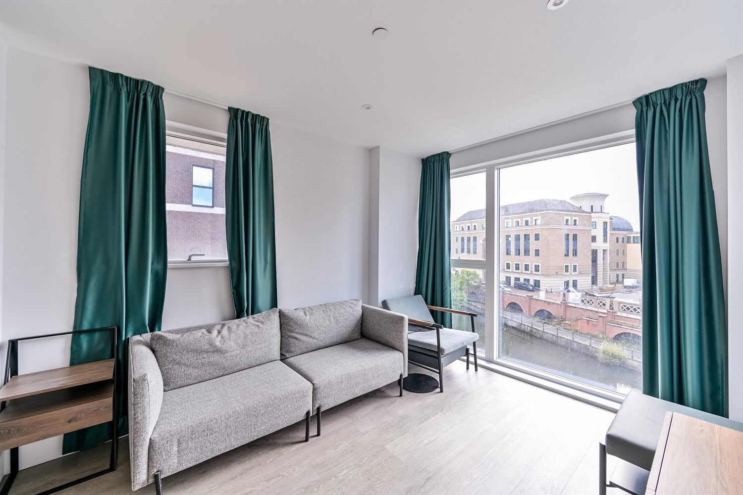 Flat Joseph Huntley Walk in Reading