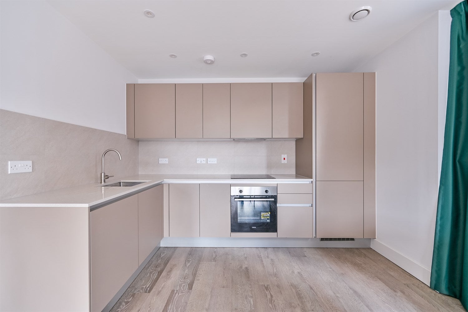 Flat Joseph Huntley Walk in Reading
