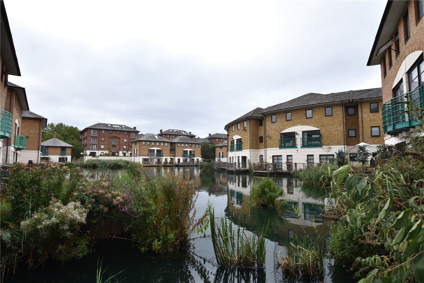 Flat Plover Way in Greater London