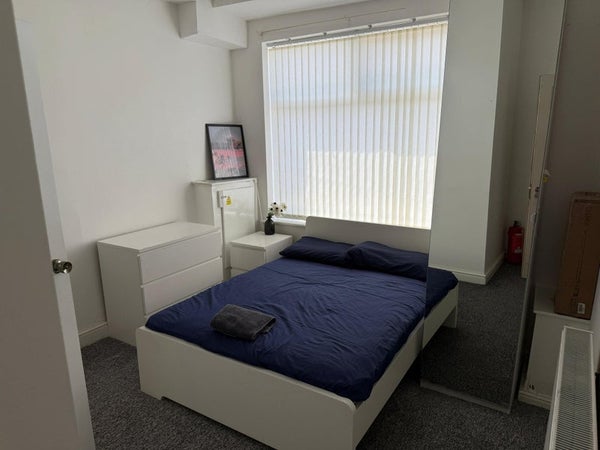 Flat Worsley Road in Salford