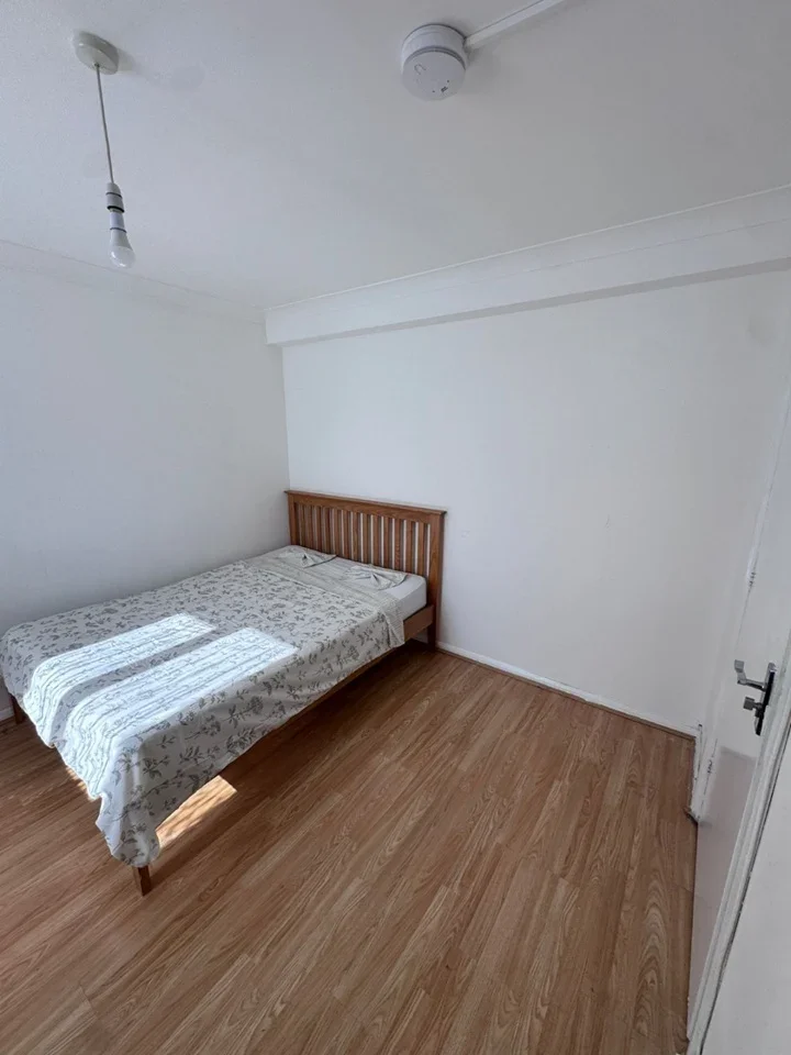 Room Windmill Lane in Greater London