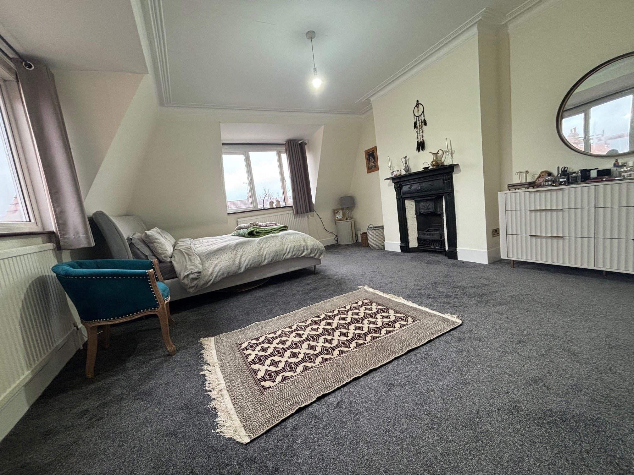 Flat Fox Lane in Greater London