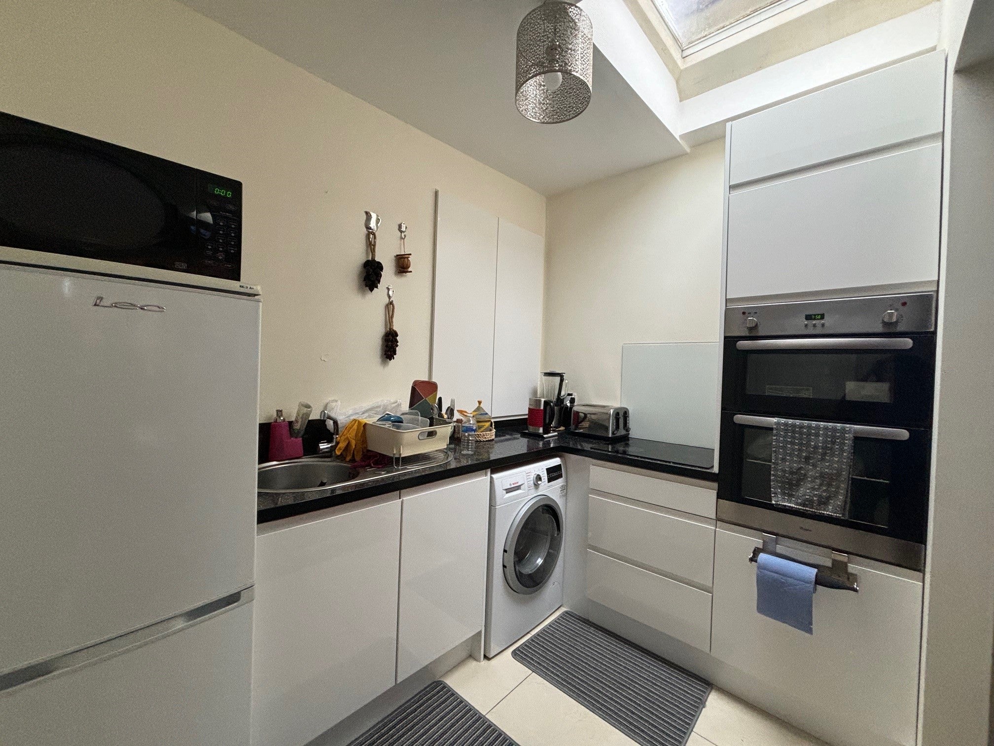 Flat Fox Lane in Greater London