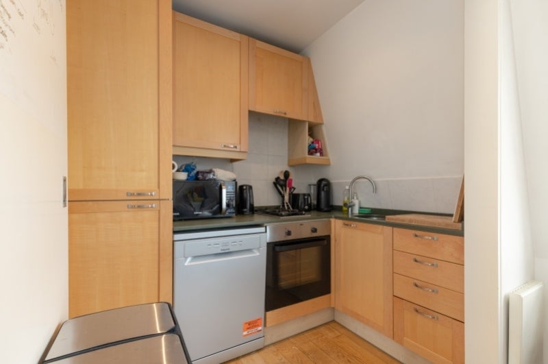 Flat Gaskin Street in Greater London