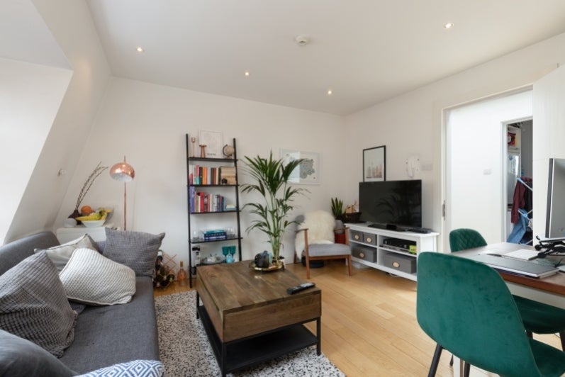Flat Gaskin Street in Greater London