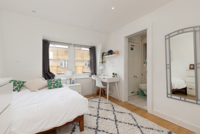 Flat Gaskin Street in Greater London