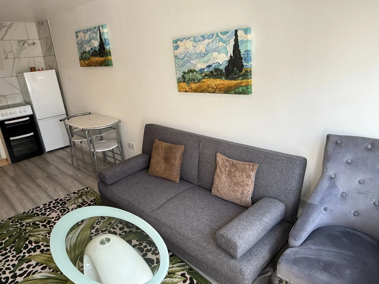 Flat Charville Lane in Greater London
