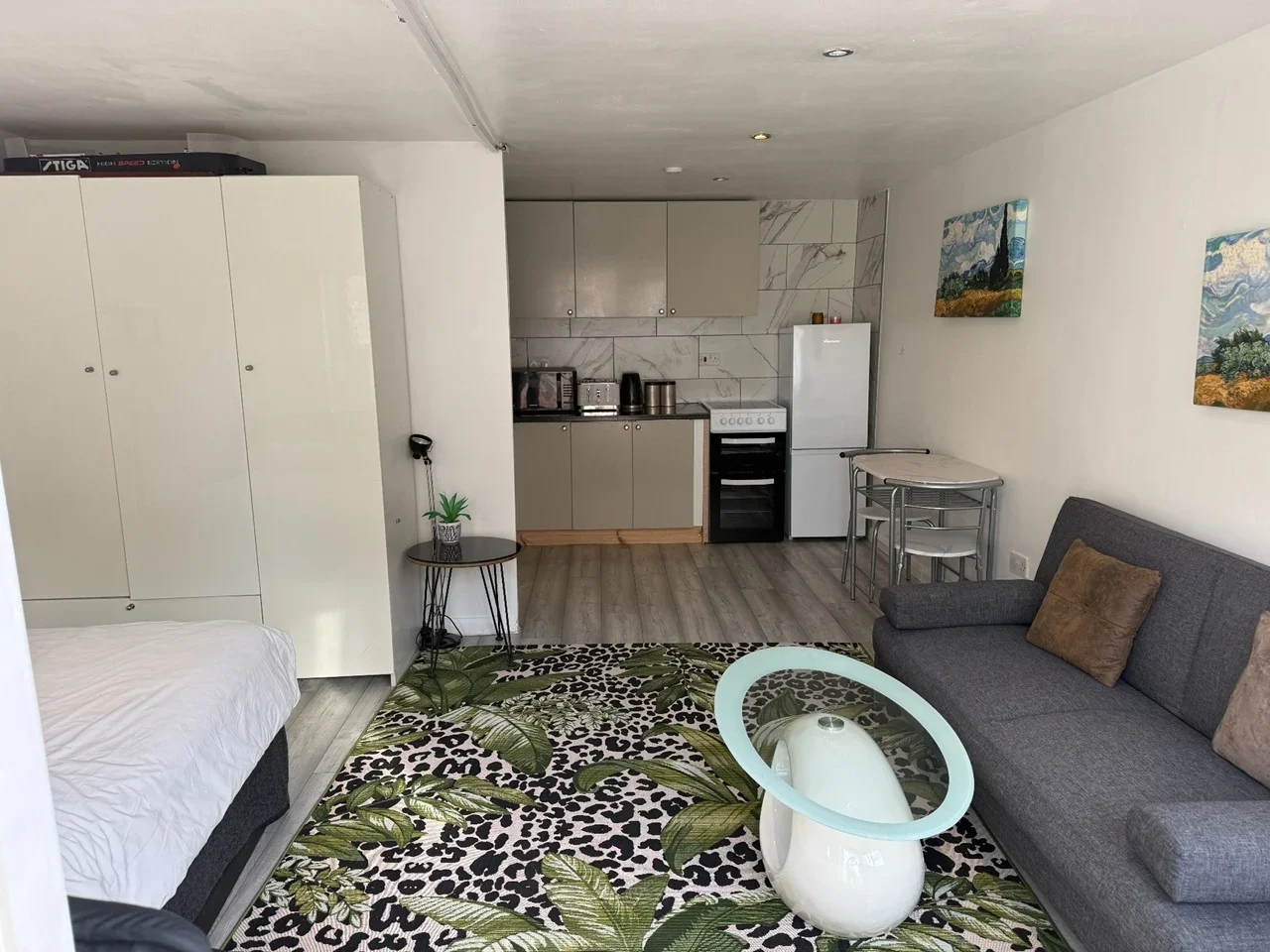 Flat Charville Lane in Greater London