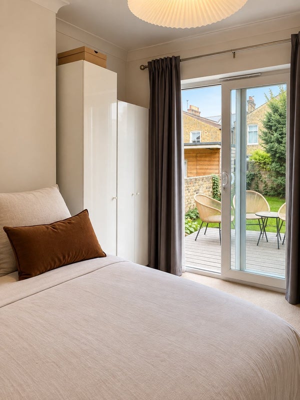 Room Herbert Gardens in Greater London