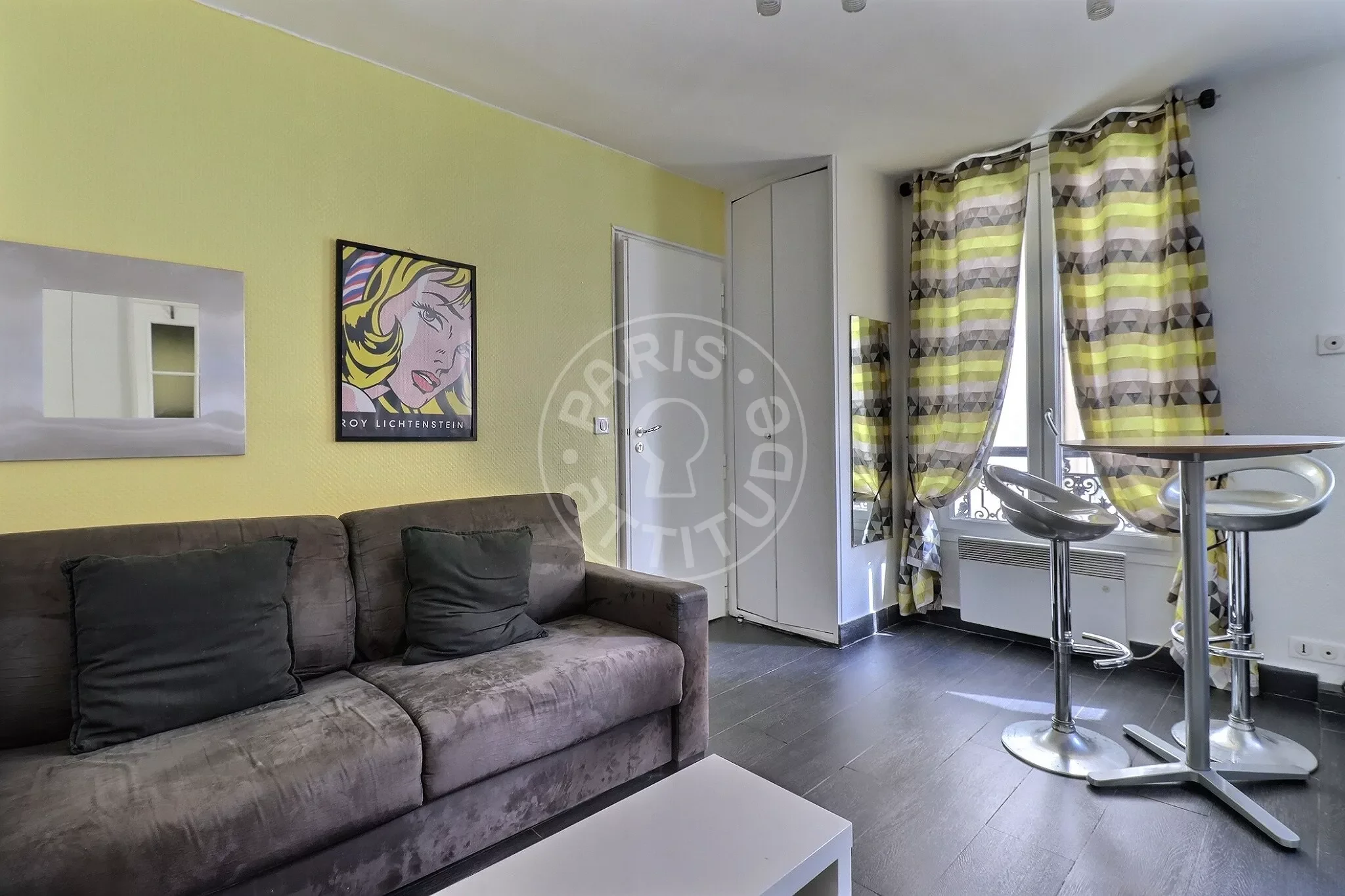 Appartement Rue des Rosiers à Paris