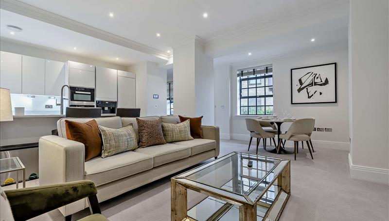 Flat Rainville Road in Greater London