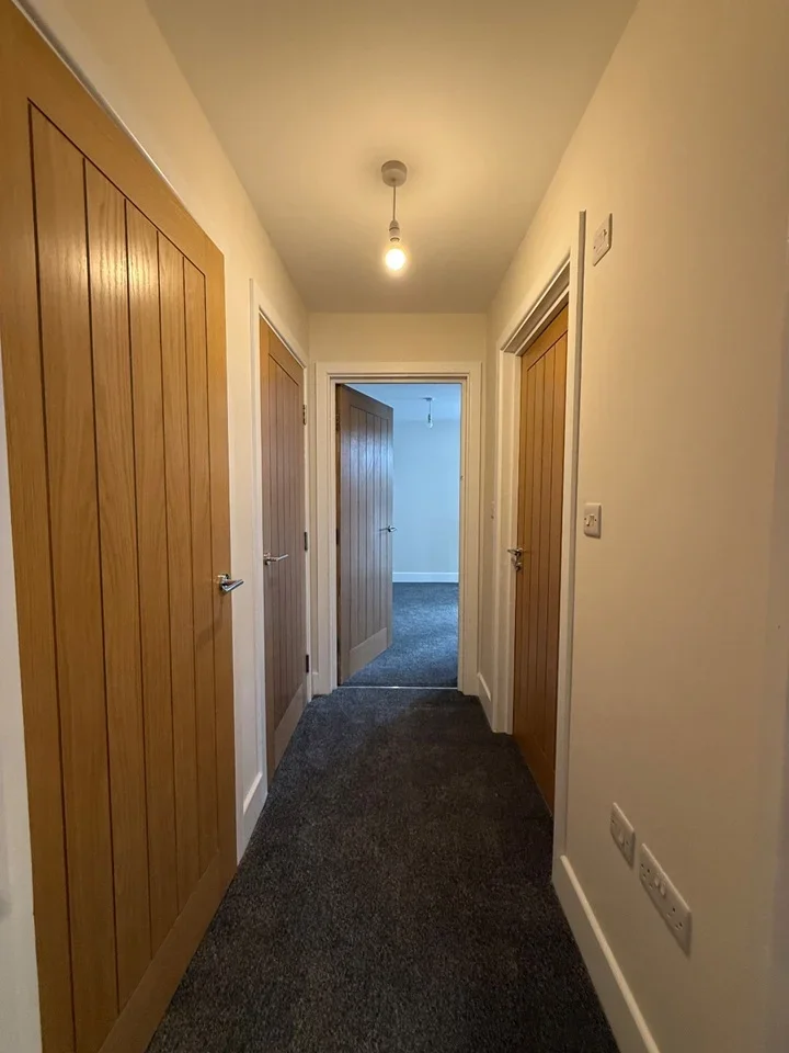 Flat Grosvenor Road in Greater London