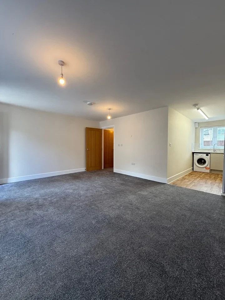 Flat Grosvenor Road in Greater London
