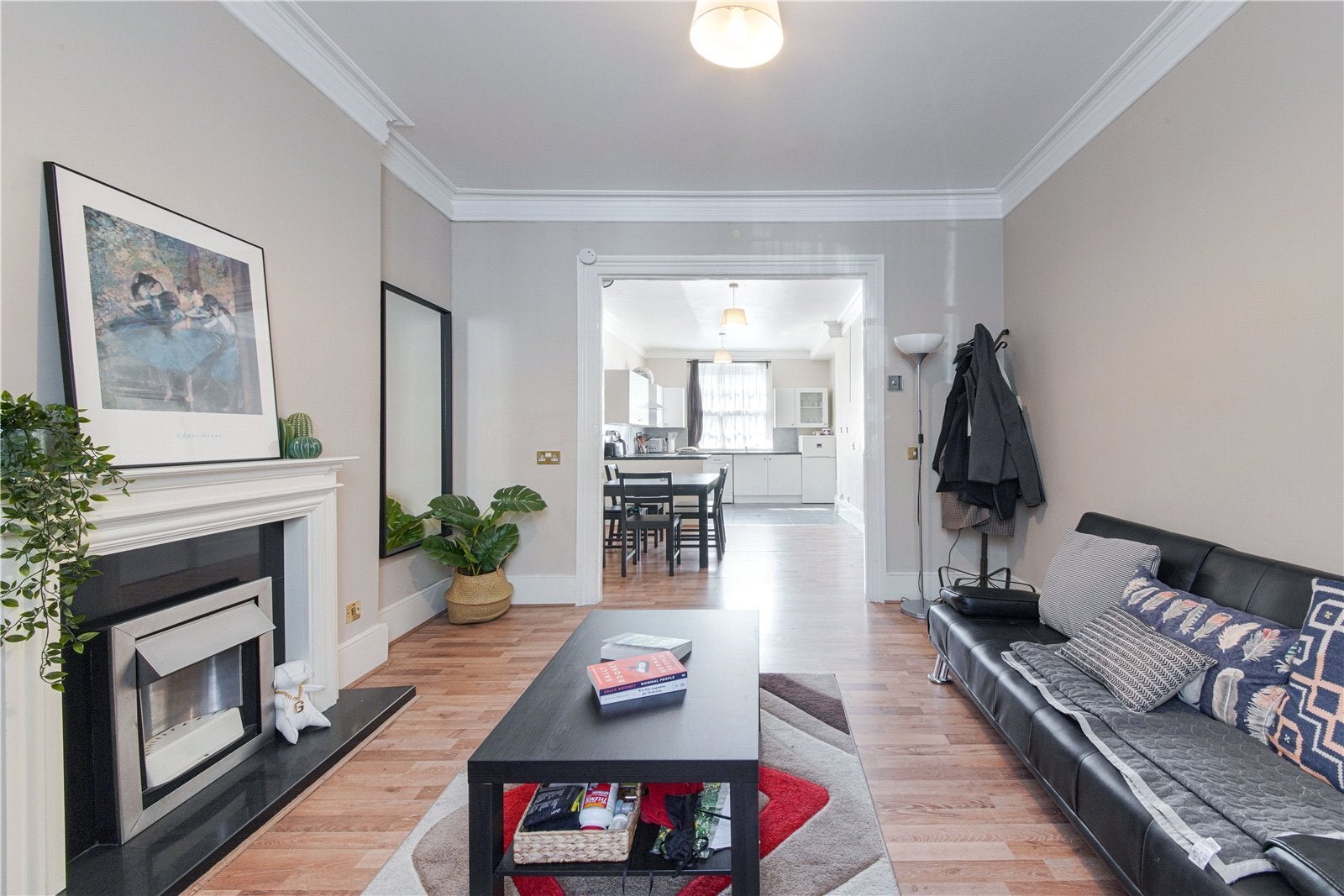 Flat Northdown Street in Greater London