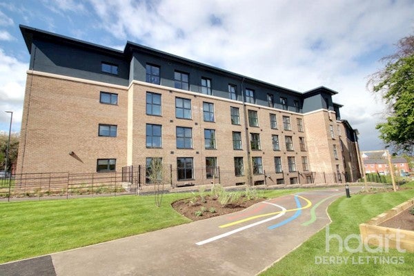 Flat Erasmus Drive in Derby