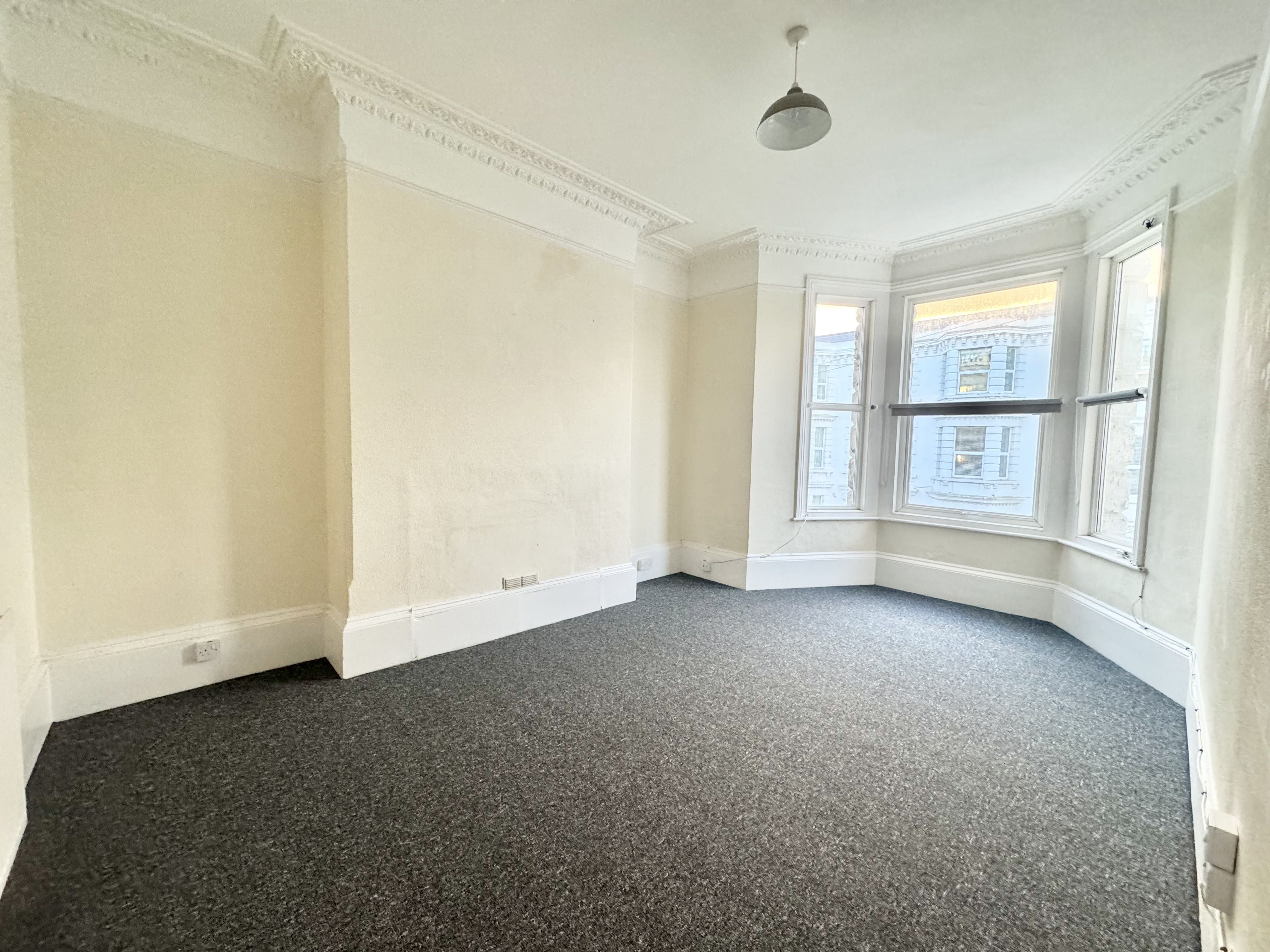 Flat Edgar Road in Thanet