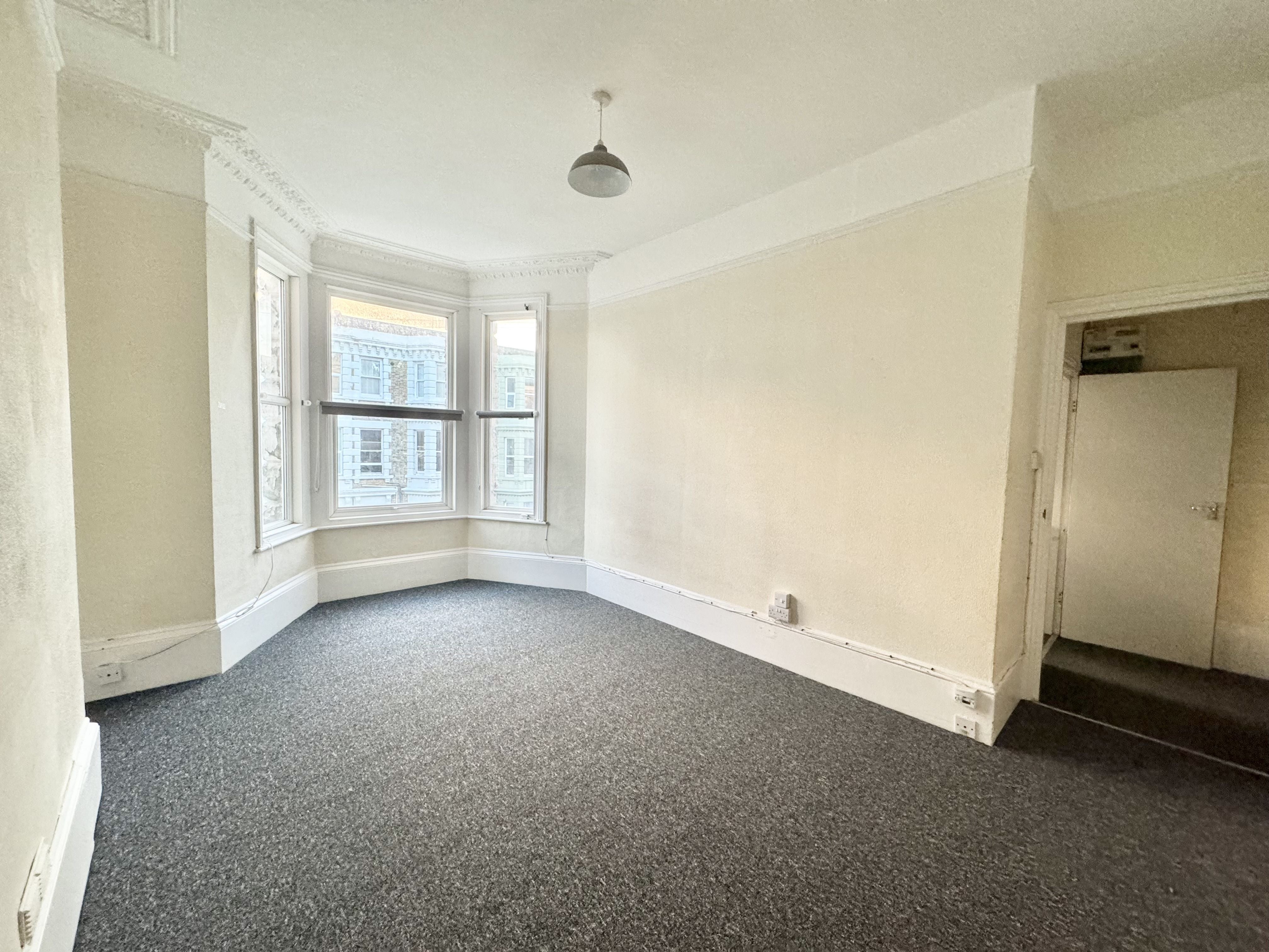 Flat Edgar Road in Thanet