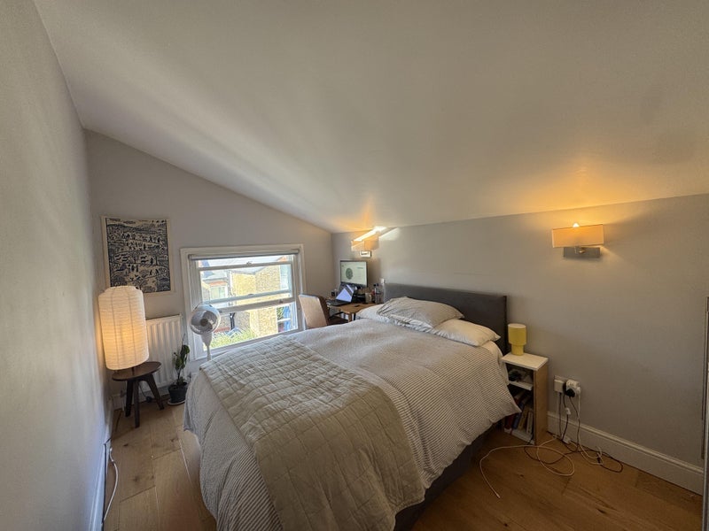 Room Marmion Road in Greater London