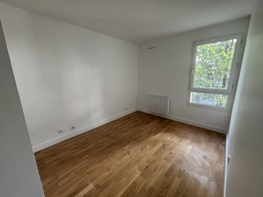 Flat Rue d'Essling in Courbevoie