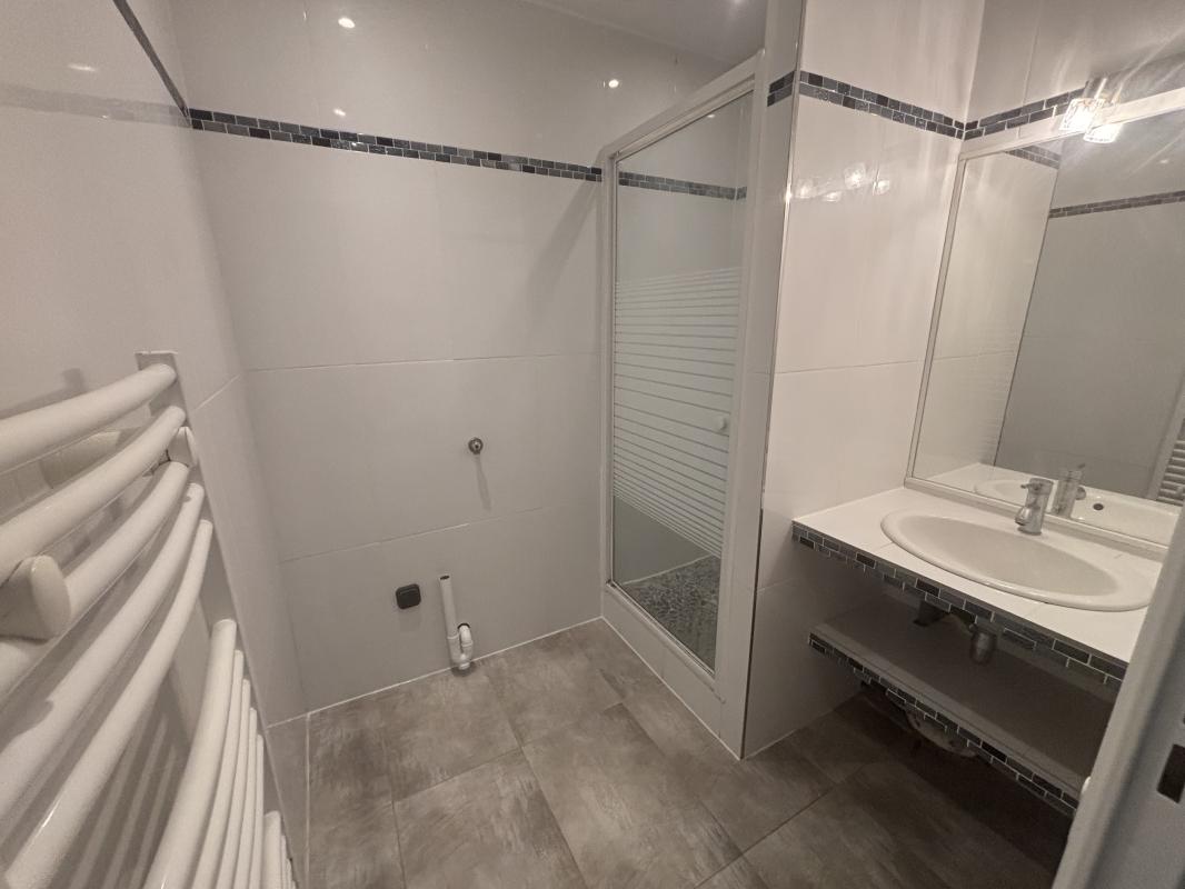 Flat Rue d'Essling in Courbevoie