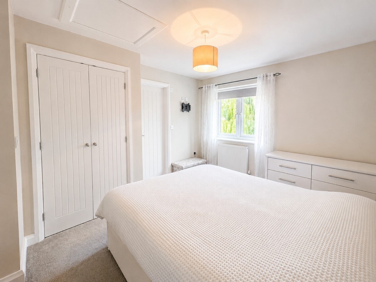 House Alderfield Close in Boston