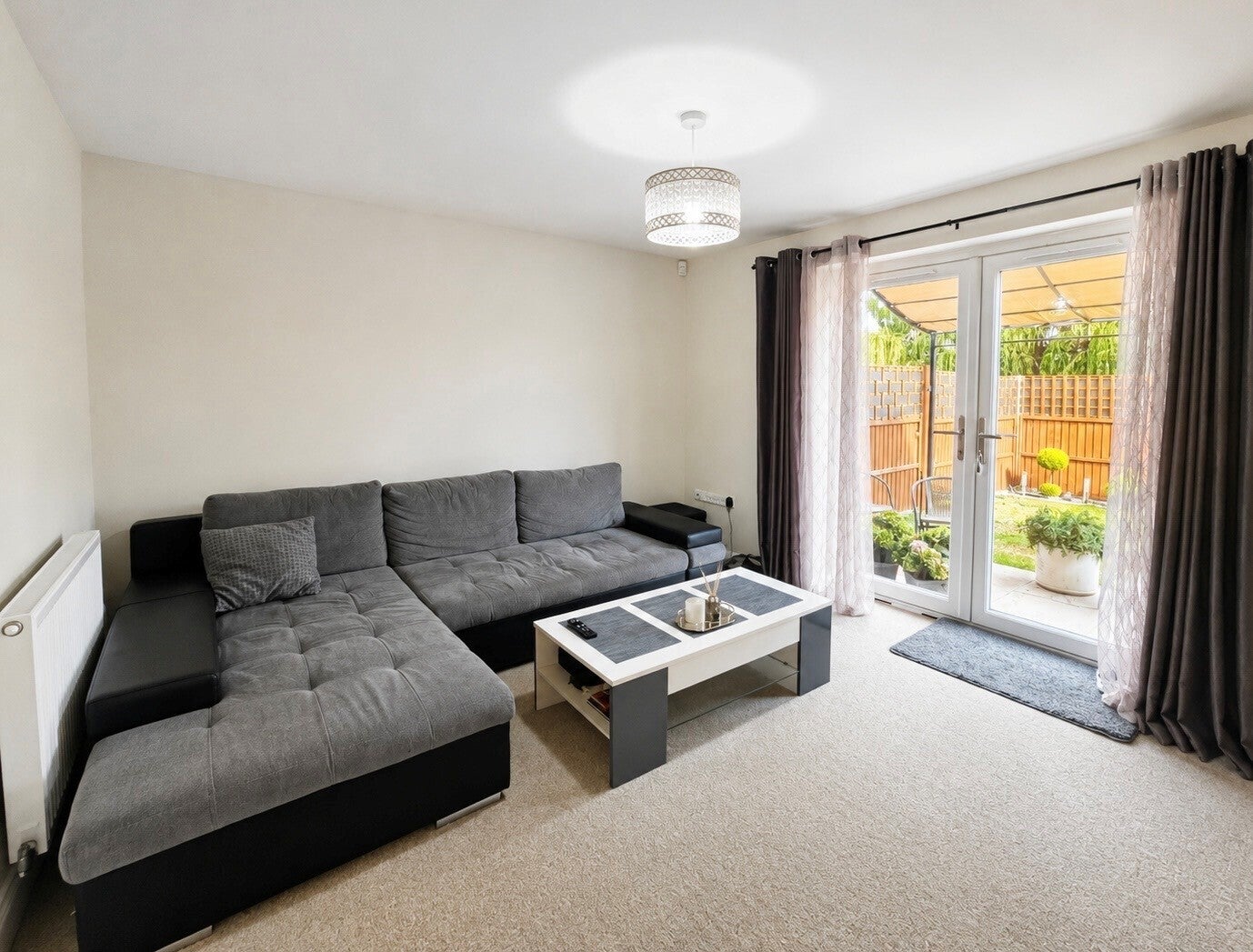 House Alderfield Close in Boston