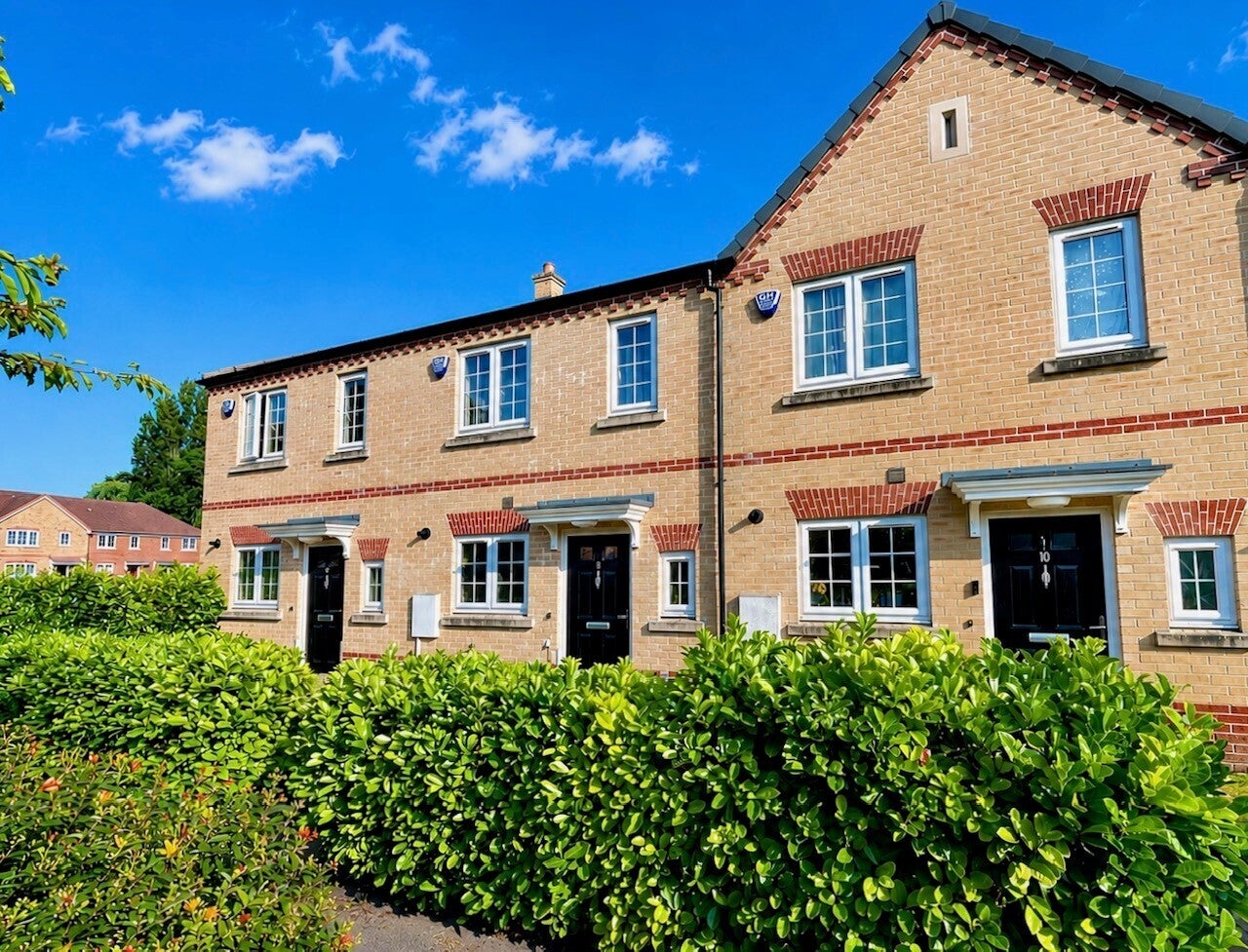 House Alderfield Close in Boston