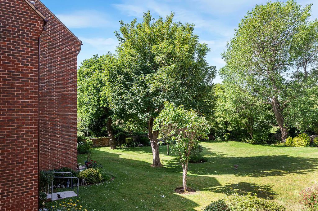 Flat Sutton Road in Seaford