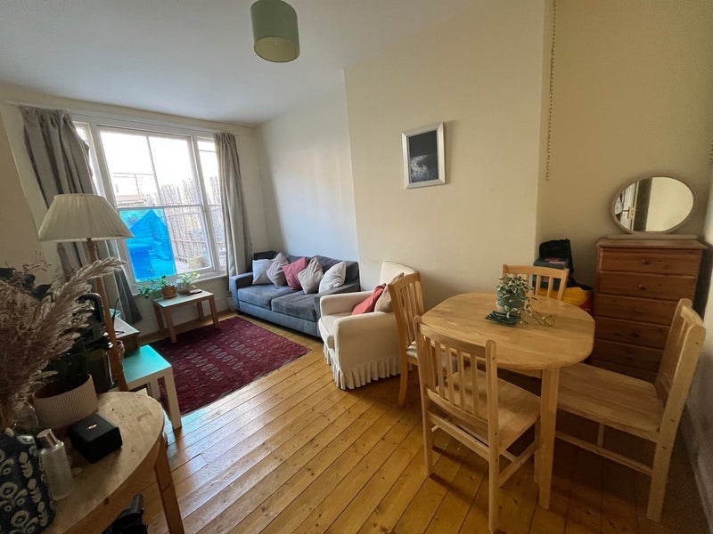 Room Junction Road in Greater London