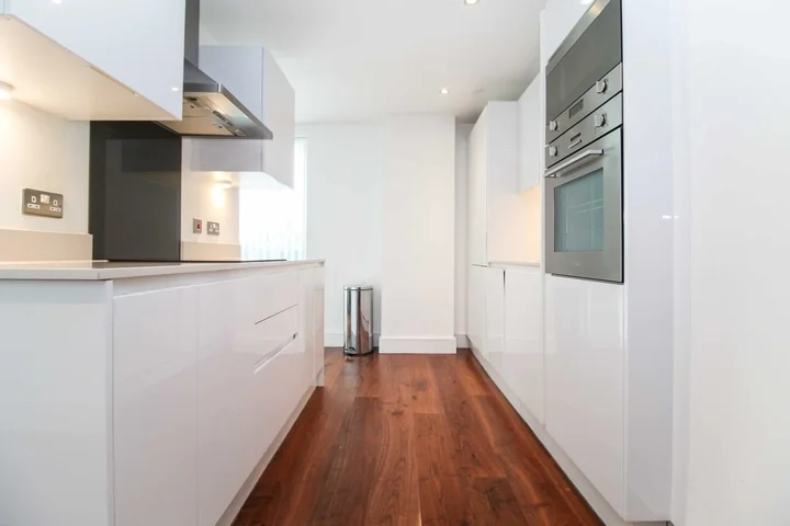 Flat Cassilis Road in Greater London