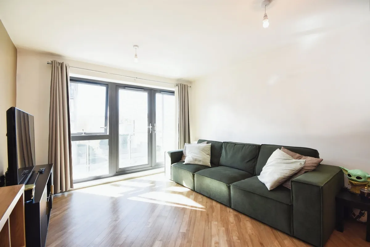 Flat Rollason Way in Brentwood