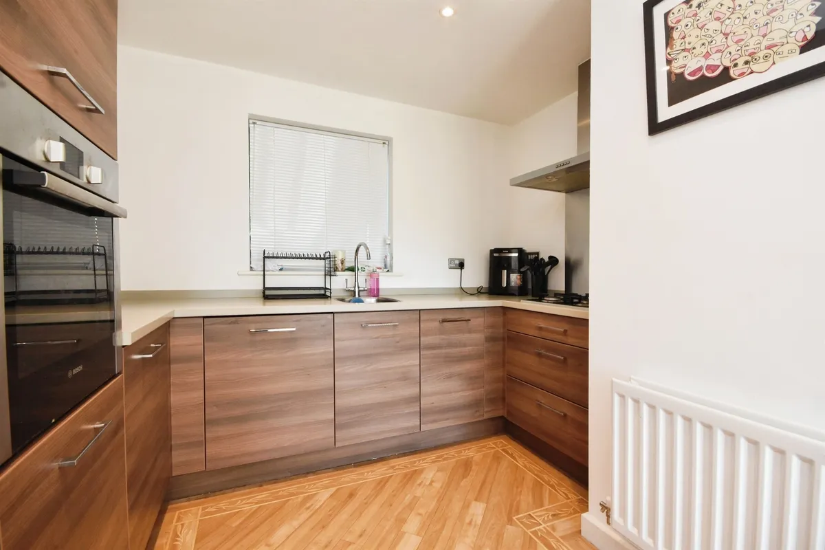 Flat Rollason Way in Brentwood