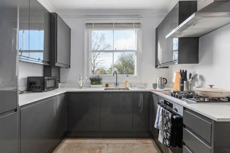 Flat Burlington Avenue in Greater London