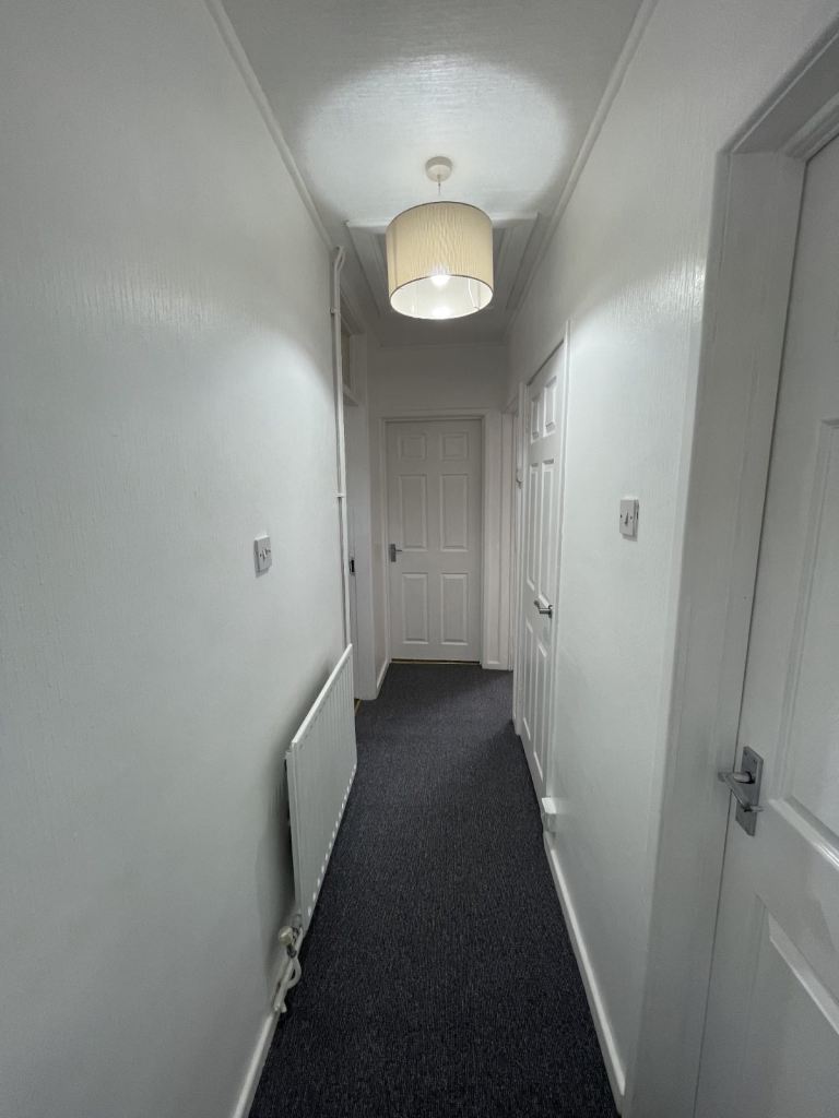 Flat Windmill Crescent in Wolverhampton